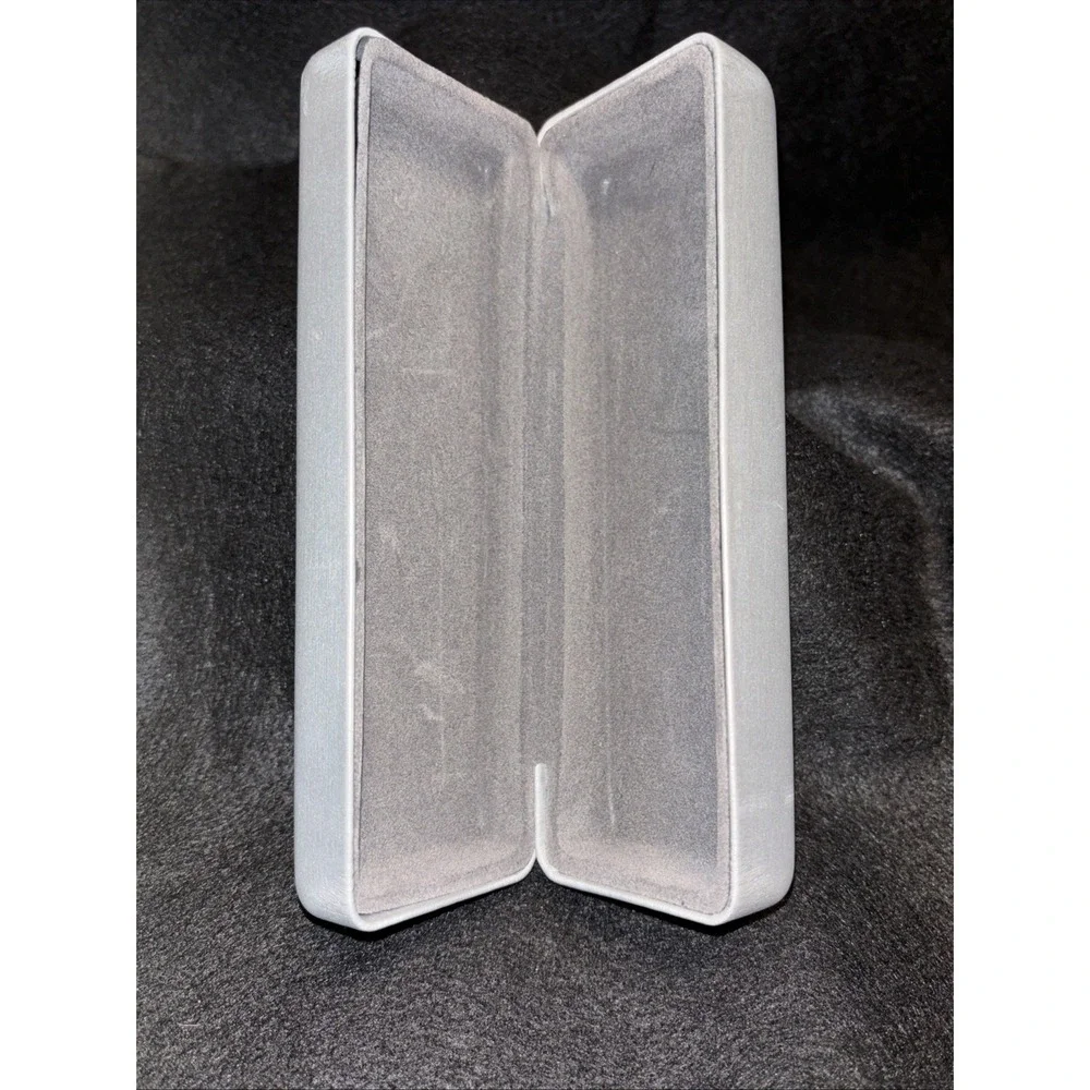 MOREL Lightec Designer Eyeglasses Hard Storage Clamshell Case Silver‎ EUC